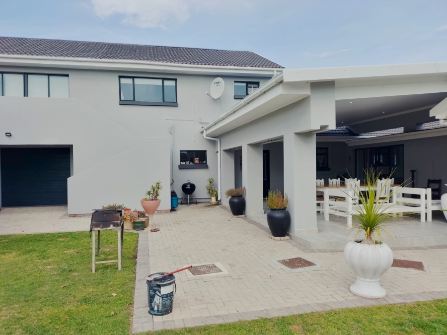 5 Bedroom Property for Sale in Fraaiuitsig Western Cape